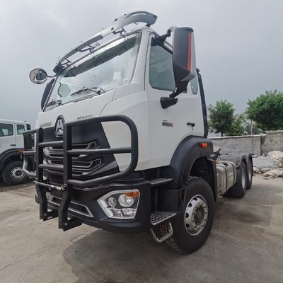 Véhicule de traction de semi-remorques spacieux et lourds