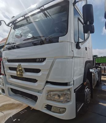 Semi-remorque de remorquage 371HP HOWO Tracteur lourd avec réservoir de carburant de 1000L Euro2/Euro3/Euro4