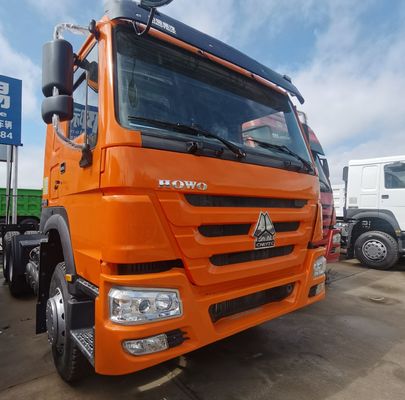 Un camion-tracteur diesel économique avec réservoir de carburant de 600 litres et siège en suspension pneumatique