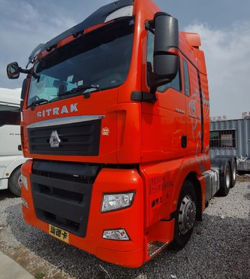 Type de transmission manuelle Tracteur Sinotruk abordable et durable avec siège en suspension pneumatique