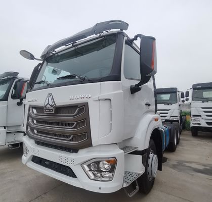 Développement de pneus, camionnettes sans tube de 400 chevaux avec pièces de véhicule Shacman et réservoir de carburant de 600 litres