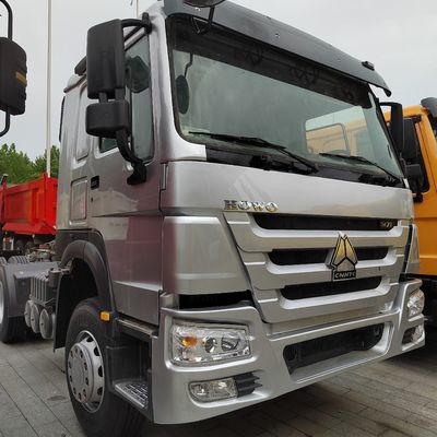Direction hydraulique et châssis Sinotruk Conception 6x4 camion tracteur pour le transport industriel