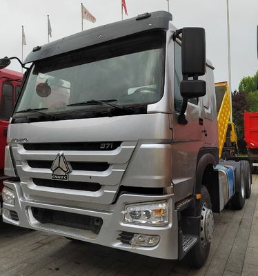 Transporteur minier puissant avec pneus et châssis Sinotruk Conception 6 × 4 roue motrice