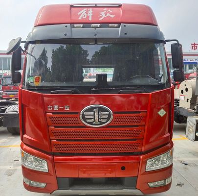 Ventes FAW J6p Camion à gaz 6X4 avec élévation avant et 6 mois de service après-vente