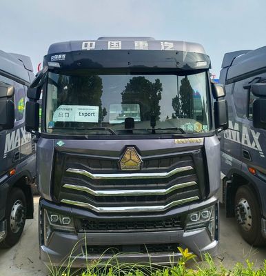 Demande personnalisée Haowo LNG Traction Truck 6*4/4*2/6*2 pour la norme d'émission Euro6