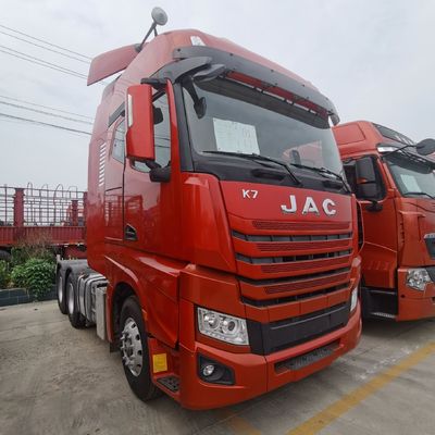 Camion JAC 6X4 avec réservoir de carburant de 600L Design pneumatique sans tube 351-450hp