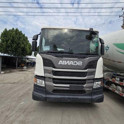 Pneus et camions-pompes réaménagés pour châssis de camions-pompes blancs en mode levage avant