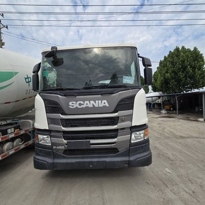 Chassis Sinotruk Pièces d'équipement lourd Pneus et demande personnalisée avec direction