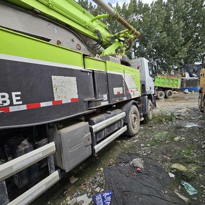 Chassis Sinotruk à transmission manuelle équipé de composants et de pneus réparés
