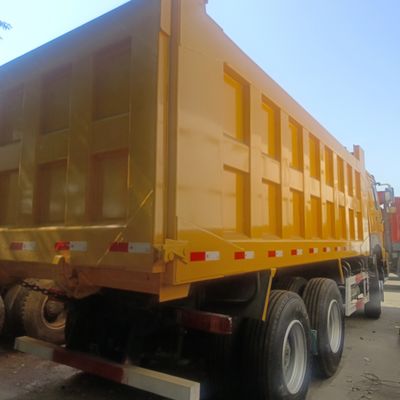 Capacité de charge de 21 à 30 tonnes Truck de décharge HOWO lourd avec pneus et système électrique