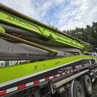 Chassis Sinotruk personnalisable de 21 à 30 tonnes avec direction assistée et pneus
