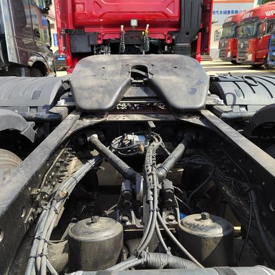 Asie centrale Shacman X5000 6X4 550HP Tracteur tête de camion Gcc avec et 6.8x2.5x3.8m Taille
