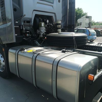 Sinotruk HOWO Max460 Stock Car Camion le plus vendu pour ≤5 sièges et caractéristiques personnalisées