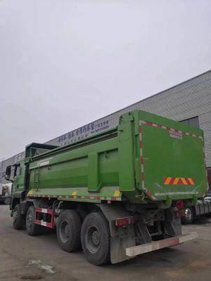Camion à décharge Sinotruk avec moteur et sièges de capacité ≤5 moteur de capacité 4-6L