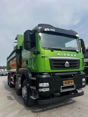 Camion de décharge 8x4 d'une puissance de 440 chevaux, de 7,2 mètres de capacité de chargement et cabine climatisée