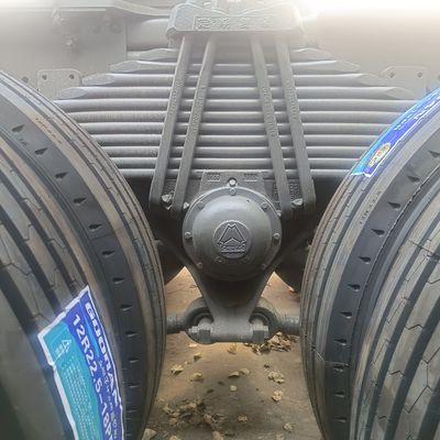 Siège du conducteur Suspension aérienne Siège de traction lourd Tracteur 490HP HOWO personnalisé