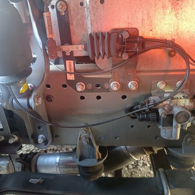 Camion Sinotruck puissant Sitrak G7 CNG 6X4 Camion tracteur 480 chevaux avec une capacité de moteur &gt; 8L