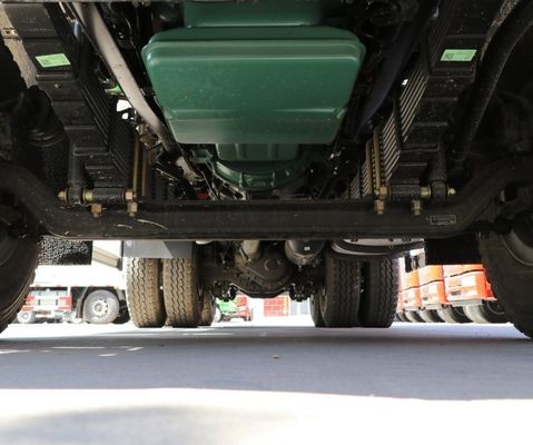 Sinotruk 6X4 camion hydraulique à direction dans une couleur personnalisée avec certification ISO