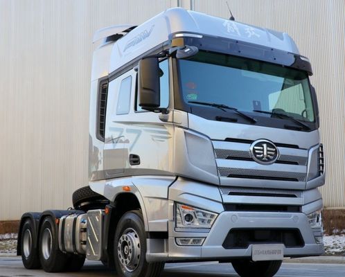 Véhicule de traction à tracteur 6x4 lourd avec siège à suspension pneumatique et direction hydraulique