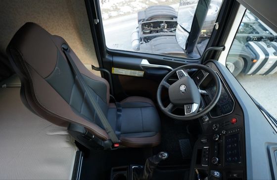 Véhicule de traction à tracteur 6x4 lourd avec siège à suspension pneumatique et direction hydraulique