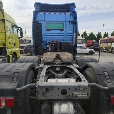 8 × 4 Zz4257n3247e1h 480 ch CNG semi-remorque remorque avec réservoir de carburant de 1000L et ≤5 sièges