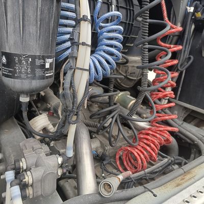 8 × 4 Zz4257n3247e1h 480 ch CNG semi-remorque remorque avec réservoir de carburant de 1000L et ≤5 sièges