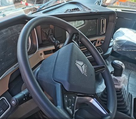 Base de châssis de camions à décharge lourds de capacité de moteur 4-6L personnalisée pour les performances