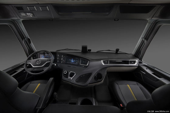 Couleur personnalisée Sinotruk Chassis de camion à décharge lourd avec conception de pneus sans tube