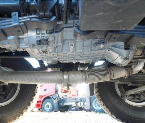Personnalisation de pneus Saic Hongyan Jiehu H6 6X4 Camion tracteur pour la construction lourde