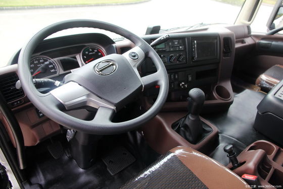 Tracteur à GNC à couple élevé à haut rendement Tête de camion 375/420HP avec réservoir de carburant de 1000L