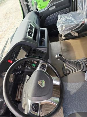 Chassis de camion à décharge Sinotruk équipé de climatiseur avec moteur diesel puissant