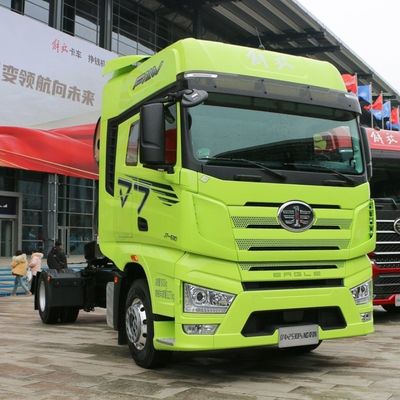 4*2 6*4 GNL CNG Tracteur tête de tracteur Moteur principal 380 420 460 510HP 6 10 roues tête de tracteur camion