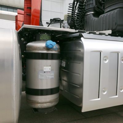31-40t Sinotruk Sitrak T7 Shacman FAW Foton HOWO 6X4 Semi-remorque Tête de basculement Dumper électrique chariot élévateur à fourche Déchets Cargo Carburant réservoir d'eau mélangeur camions-tracteurs lourds