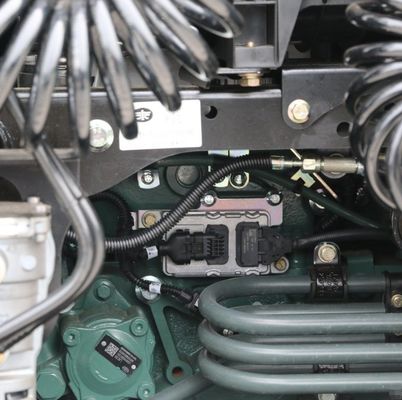 31-40t Sinotruk Sitrak T7 Shacman FAW Foton HOWO 6X4 Semi-remorque Tête de basculement Dumper électrique chariot élévateur à fourche Déchets Cargo Carburant réservoir d'eau mélangeur camions-tracteurs lourds