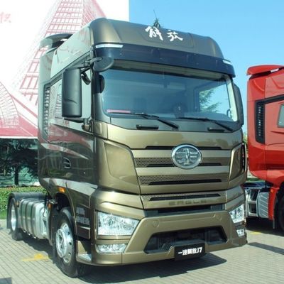 États-Unis Sino Sinotruk HOWO 6X4 Tracteurs lourds Camions avec boîte de chargement en acier au carbone