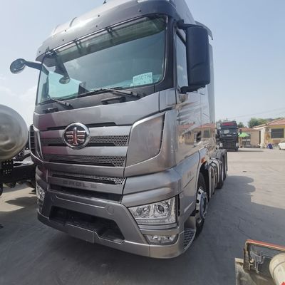 Camion FAW G7 d'occasion avec une capacité de charge de 31 à 40 tonnes et une conception de pneus sans tube