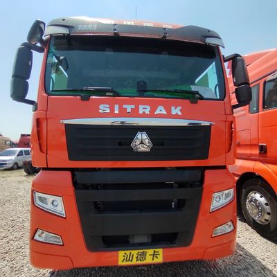 Sinotruk Used Second Hand HOWO Truck de transport de marchandises lourds CNG 6X4 Truck à tracteur