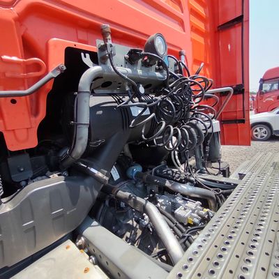 Sinotruk Used Second Hand HOWO Truck de transport de marchandises lourds CNG 6X4 Truck à tracteur