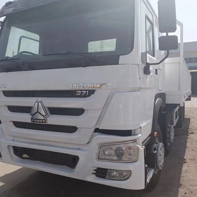 Durable HOWO 371 camion de décharge pour la construction 6.8x2.5x3.8m Garantie de remboursement de 30 jours
