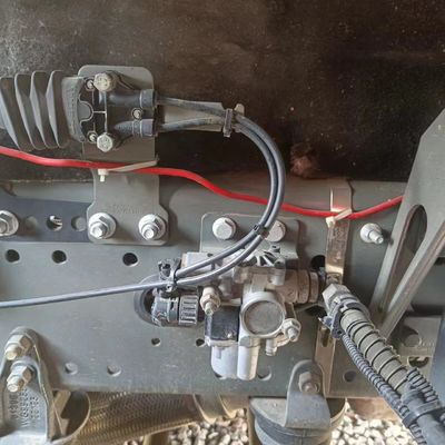 Camion tracteur à GNC de 480 chevaux avec siège à suspension pneumatique, capacité du moteur &gt; 8 L et réservoir de carburant &gt; 400 L
