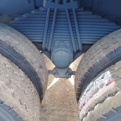 Euro 5 Sinotruck Rhd HOWO 6X4 371HP 30t 40t 50t camion à bascule avec des caractéristiques personnalisées