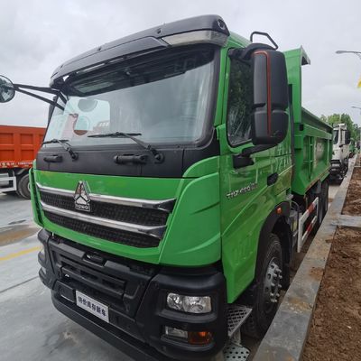 Capacité de charge de 21 à 30 tonnes Chassis Sinotruk lourd Chariot à ordures avec direction hydraulique