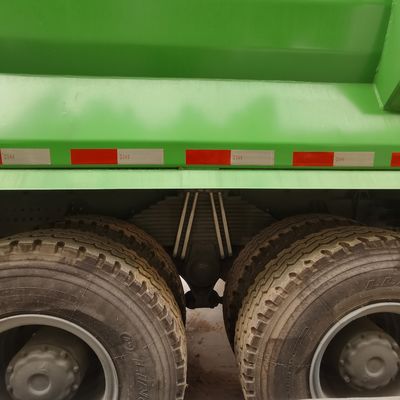 Chariot de déchets motorisé avec châssis Sinotruk Shacman et cabine de climatisation
