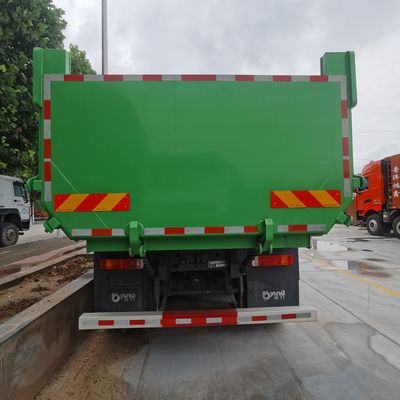 Chariot de déchets motorisé avec châssis Sinotruk Shacman et cabine de climatisation