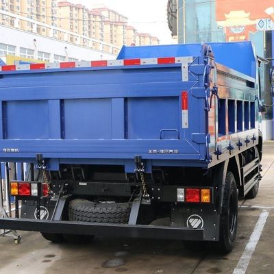 Capacité du moteur 4-6L 160 chevaux Chassis Sinotruk Chariot minier rénové pour le Congo
