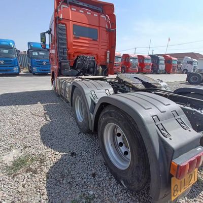 La boîte de chargement en acier au carbone La caractéristique clé du camion HOWO G7 de 480 chevaux pour transmission manuelle