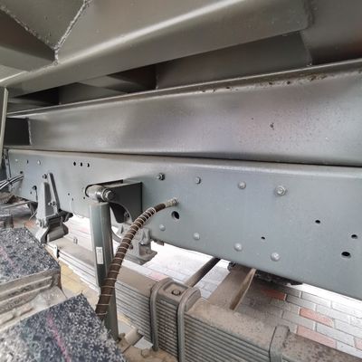Chassis Sinotruk 6X4 camion-décharge avec pneus et direction hydraulique 351-450 ch