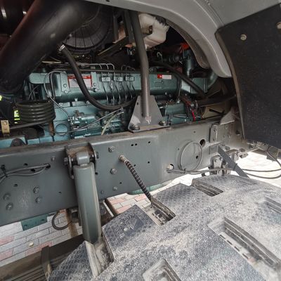 Camion lourd national 8X4 Camion déchargeur direction hydraulique climatiseur cabine incluse