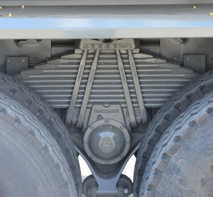 Euro6 Émission de la norme 6X4 camions à ordures Haowo pour les projets de construction lourds