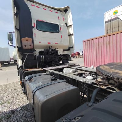 10 Poids brut des camions tracteurs à roues et des camions de transport avec colis 7500.000kg